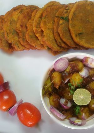 A picture of Tomato kachori with sweet, tangy, spicy,potato.