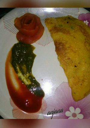 A picture of Besan semolina cheela.