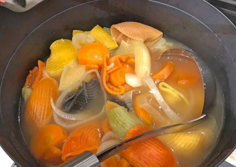 Steps to Make Super Quick Homemade Witches&#39; Snail Broth