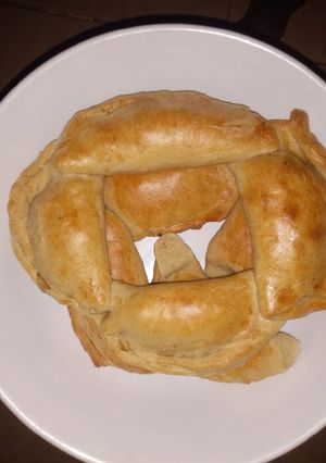 A picture of Four in one meatpie.