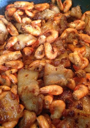 Hình của món Thịt rang tôm mặn ngọt.