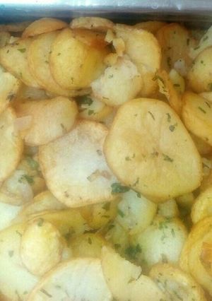 A picture of Lyonnaise potatoes.