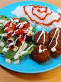 Ensalada de falafel y arroz