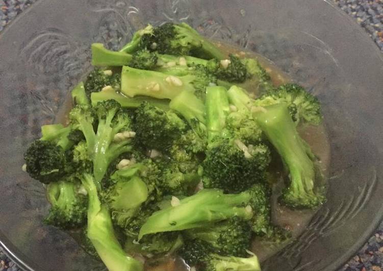 Resep Tumis Brokoli Bawang Putih yang simpel