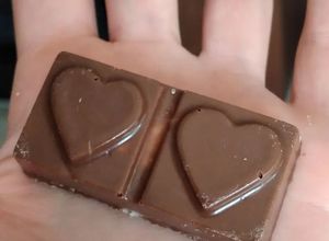 Una foto de Chocolate 2 corazones