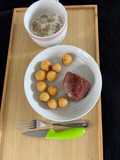Filet de Canard avec Pommes Dauphines et Sauce aux Champignons