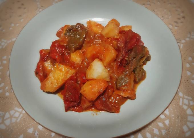 Pommes de terre au poivron sauce piquante 🍴