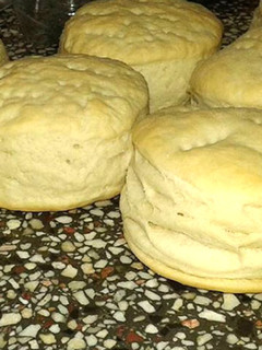 Una foto de Tortilla Argentina o Criollitos ☕🥐