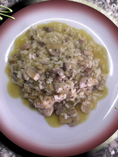 Una foto de Risotto de conejo con champiñones