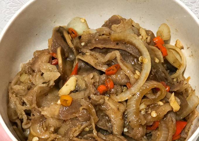 Black pepper beef ala Yoshinoya