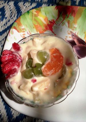 A picture of Holi special fruit cream.