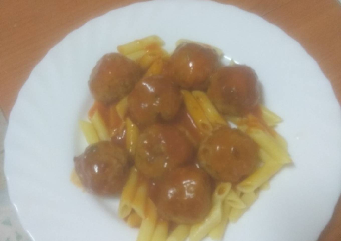 Albóndigas con pasta al estilo Corleone