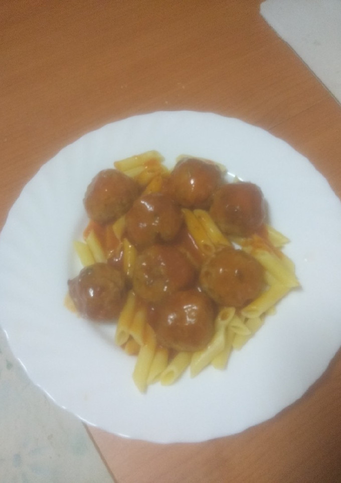 Una foto de Albóndigas con pasta al estilo Corleone