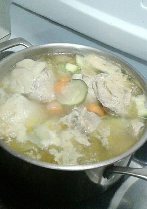 Una foto de Caldito de pollo