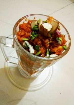गाजर का हलवा (Gajar ka halwa recipe in Hindi) रेसिपी मुख्य फोटो