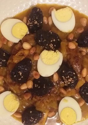 صورة لوصفة اللحم باللوز و البرقوق 🇲🇦🇲🇦