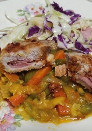 Una foto de Niños no envuelto de carre y verduras a la cúrcuma al wok