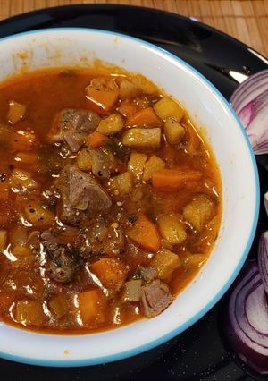 O poză a rețetei Gulyás simplu de căprioară (gluten free).