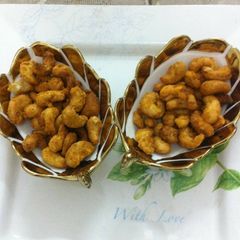 A picture of Besan coated mazedar masala kaju.
