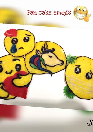 इमोजी पॅन केक (emoji pan cake recipe in marathi) रेसिपी चे मुख्य फोटो