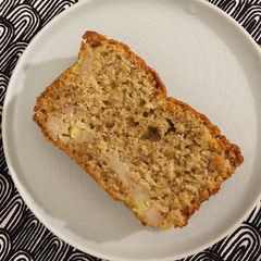 A picture of Simple and easy banana cake 🍌.