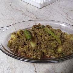 A picture of Qeema aalu matar.