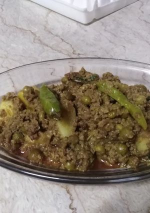 A picture of Qeema aalu matar.