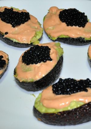 Una foto de Aguacates rellenos