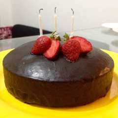 A picture of Choco Cake with Ganache.