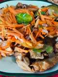 Ikan goreng tepung gurame fillet dengan topping wortel