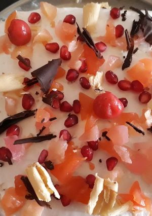 A picture of Mix fruit pineapple cake.