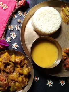 নিরামিষ পটল আলুর ডালনা (patol alur dalna recipe in bengali) রেসিপির প্রধান ছবি