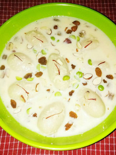 ब्रेड रसमलाई (Bread Rasmalai recipe in hindi) रेसिपी मुख्य फोटो