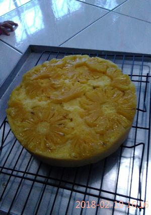 A picture of Upside Down Pineapple Cake.
