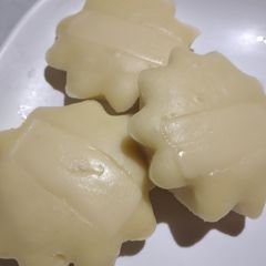 A picture of Puto Cheese.