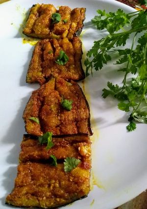 A picture of Masala begun (Sindhi style taryal vangan).