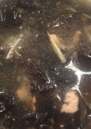 木耳薑絲湯 的食譜成品照片