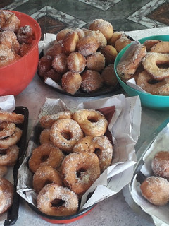 Una foto de Rosquitas y bolas de fraile para el mate
