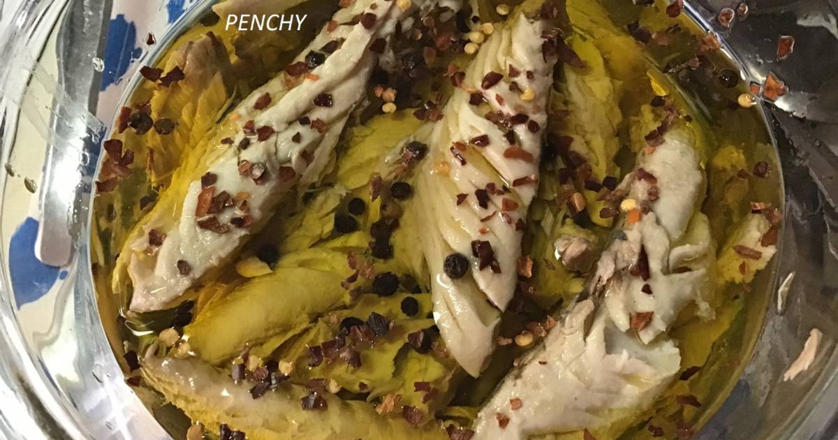 Caballa en aceite de oliva con copos de chile Receta de penchi briones