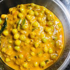 A picture of Green peas masala.