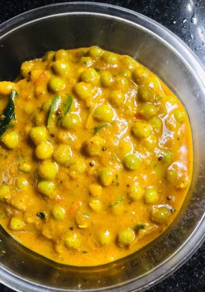 A picture of Green peas masala.