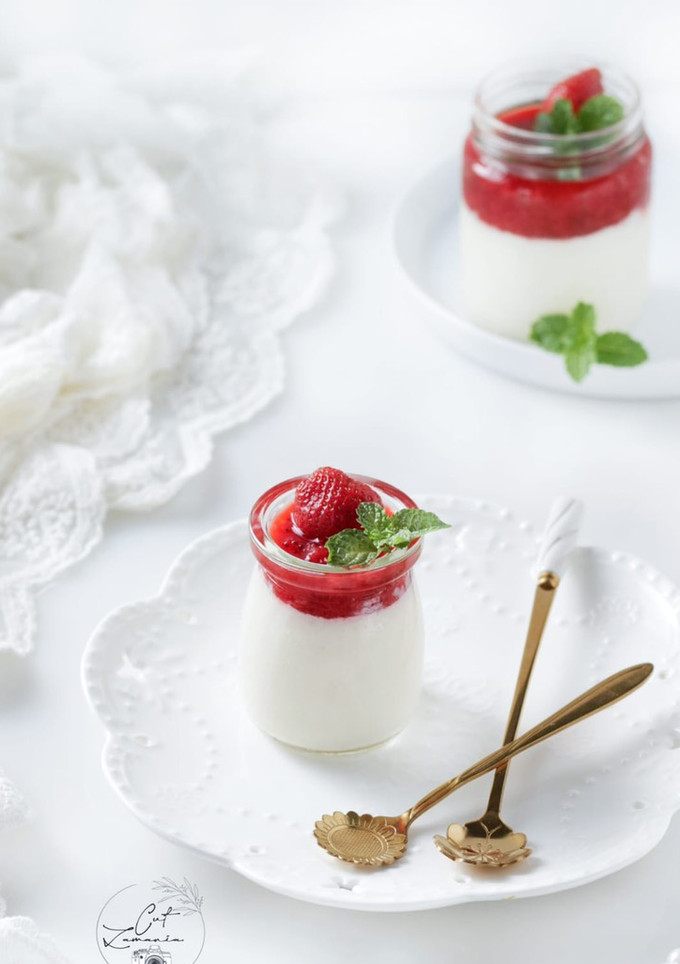 Foto resep Strawberry panna cotta (tanpa gelatin)