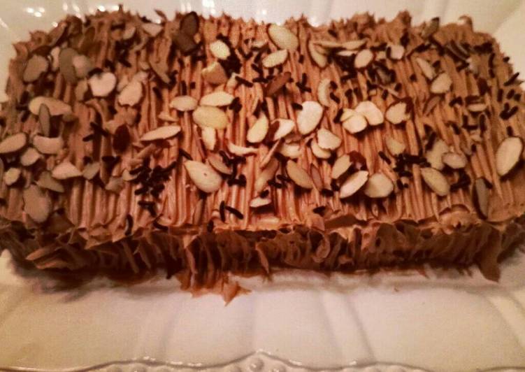 Torta de Moka con galletas de vainilla para el 13 de agosto