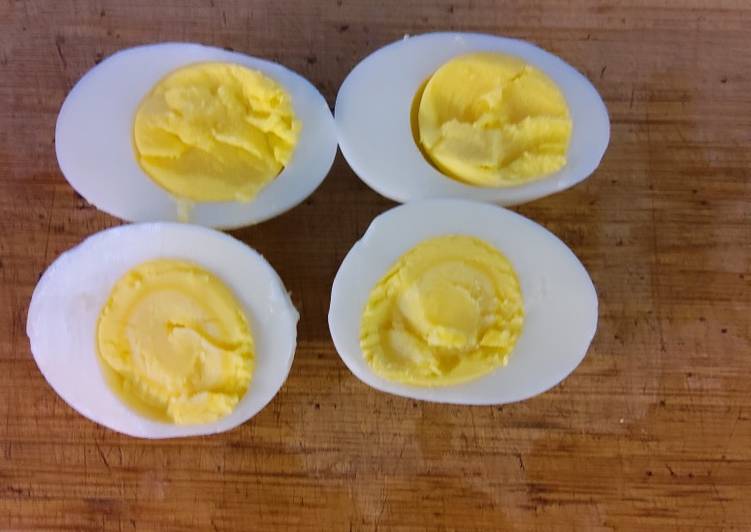 Recipe of Any-night-of-the-week Lee&#39;s &#34;Perfect&#34; Hard Boiled Eggs