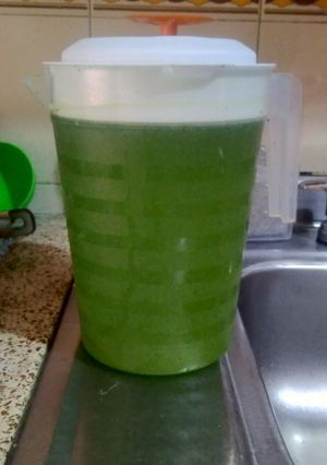Una foto de Deliciosa limonada de hierbabuena 😋😋😋