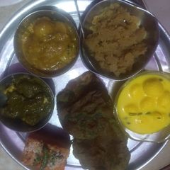 Masala palak puri-- A picture of Masala palak puri--.