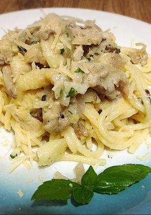 A picture of Creamy Parmesan Mushroom Chicken Pasta.