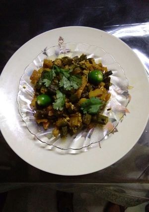 A picture of Ladies finger Potatoes stir fry.