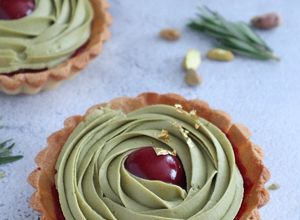 Foto resep Pistachio Cherry Tartlets🤩👍