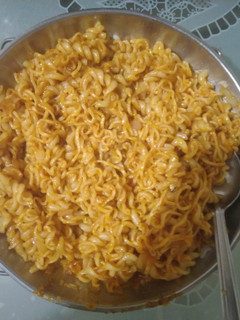 મેગી પાસ્તા (Maggi Pasta Recipe in Gujarati) રેસીપી મુખ્ય ફોટો